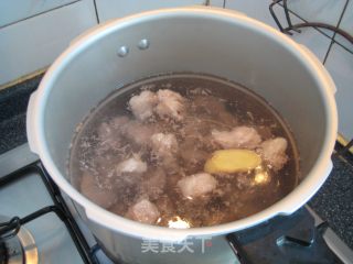 萝卜炖牛腩的做法步骤：4