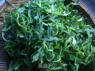 猫妮菜牛肉汤面的做法步骤：2