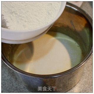 可以吃的玫瑰-----玫瑰纸杯蛋糕的做法步骤：4
