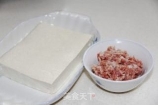 煎酿豆腐的做法步骤：1