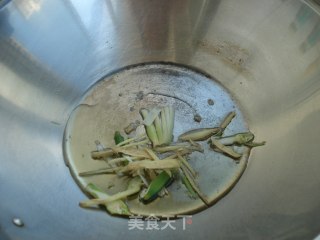 香肠炒藕片的做法步骤：4