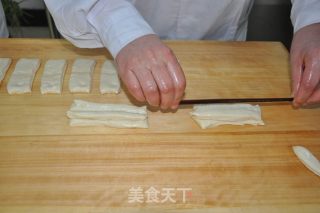 无矾油条的制作工艺的做法步骤：11