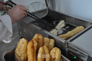 无矾油条的制作工艺的做法步骤：14