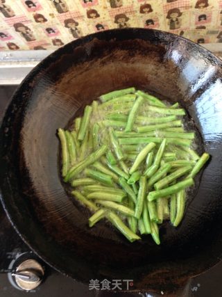 干煸豆角的做法步骤：4