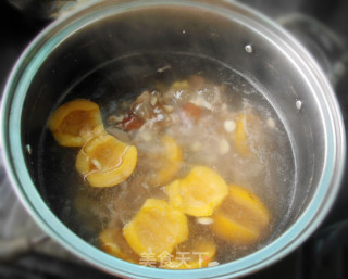 润肺止咳--鲜枇杷蜜枣瘦肉汤的做法步骤：6