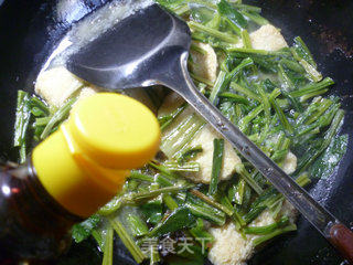 菜蕻干梗烧素鸡的做法步骤：7