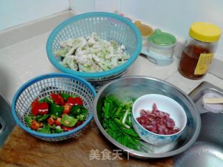 干锅花菜的做法步骤：1