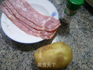 黑胡椒培根炒土豆的做法步骤：1