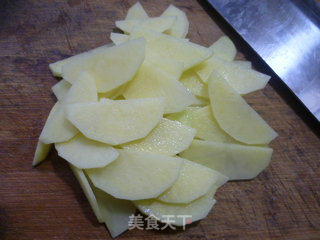 黑胡椒培根炒土豆的做法步骤：3