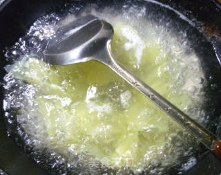 黑胡椒培根炒土豆的做法步骤：5