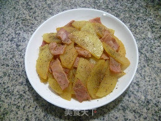 黑胡椒培根炒土豆的做法步骤：12