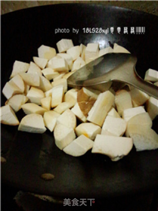 美味小食：香辣杏鲍菇的做法步骤：4