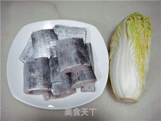刀鱼烧白菜（带鱼炖白菜）的做法步骤：1