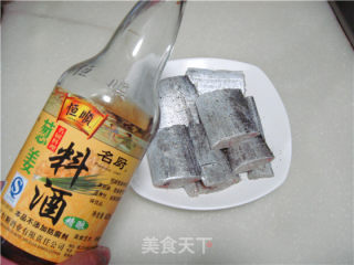 刀鱼烧白菜（带鱼炖白菜）的做法步骤：4
