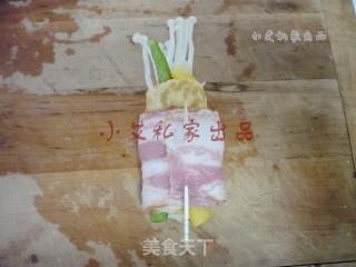 培根彩椒金针卷的做法步骤：6