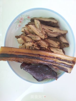 笋干炒腊肉的做法步骤：5