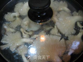 香煎平菇的做法步骤：3