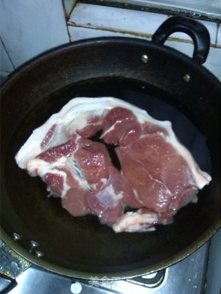 蒜泥白肉的做法步骤：2