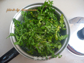 荠菜拌香干的做法步骤：1