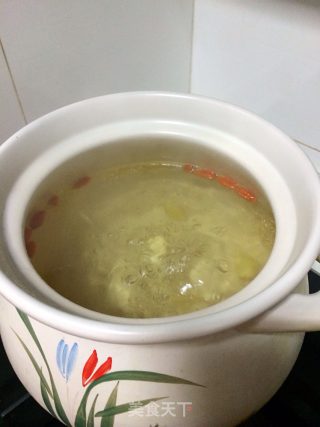 枸杞叶猪肝瘦肉汤的做法步骤：4