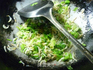 虾皮炒芹菜的做法步骤：7