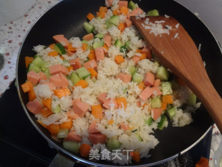 菠萝炒饭的做法步骤：9