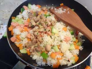 菠萝炒饭的做法步骤：10