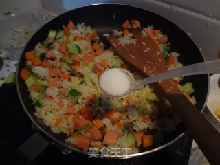 菠萝炒饭的做法步骤：12