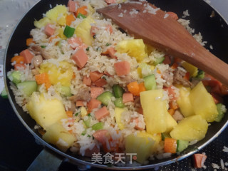 菠萝炒饭的做法步骤：14