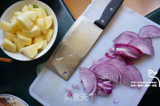 烤双菜“带骨羊排 土豆”的做法步骤：1