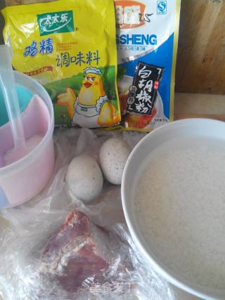 皮蛋瘦肉粥的做法步骤：1