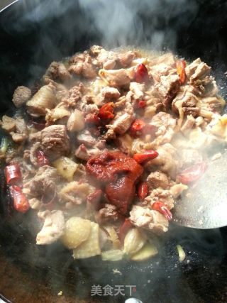 茨菇黄焖鸡的做法步骤：10