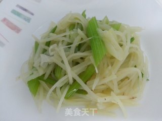 卷饼 - 芹菜土豆丝卷饼的做法步骤：5