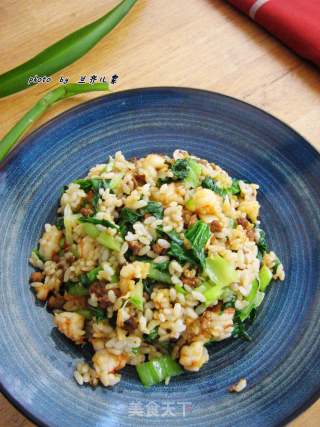 青菜虾仁牛肉料炒饭－－－一个人的稍有奢华的午餐的做法步骤：9