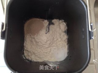 意式脆底土豆披萨的做法步骤：1