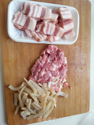 台湾卤肉饭的做法步骤：1