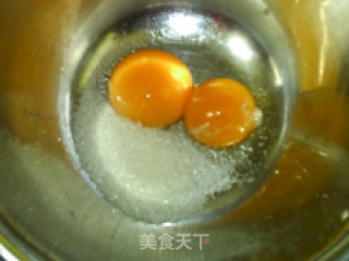 百香果戚风蛋糕的做法步骤：2