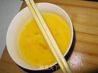 鸡蛋韭菜黄花鱼的做法步骤：2