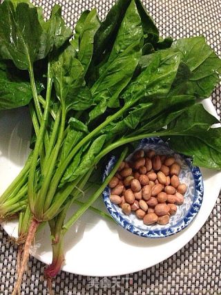花生拌红根菠菜的做法步骤：1