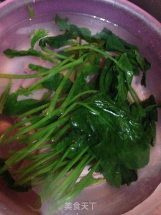 花生拌红根菠菜的做法步骤：3