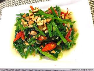 花生拌红根菠菜的做法步骤：12