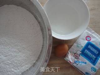 鸡蛋手擀面的做法步骤：1