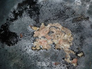 香菇木耳炒蒜薹的做法步骤：5