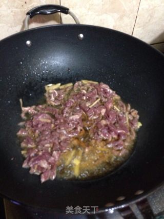 香芹泡椒牛肉丝的做法步骤：9