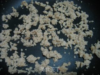 花生渣的华丽转身——香炒花生松的做法步骤：3