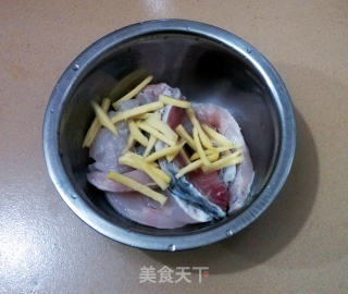 鱼腩煲仔饭的做法步骤：2