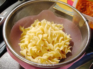 Wide Egg Noodles（宽条蛋面）的做法步骤：2