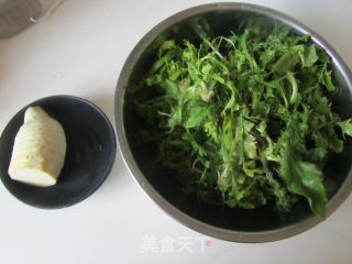 荠菜春笋的做法步骤：1