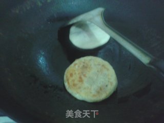 比饺子还好吃的——东北酸菜猪肉馅饼的做法步骤：9