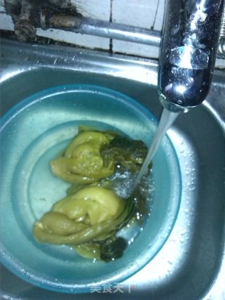 酸菜肉沫炒饭的做法步骤：2